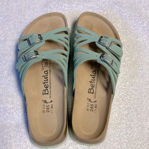 Betula size 38 (8) mint green sandals